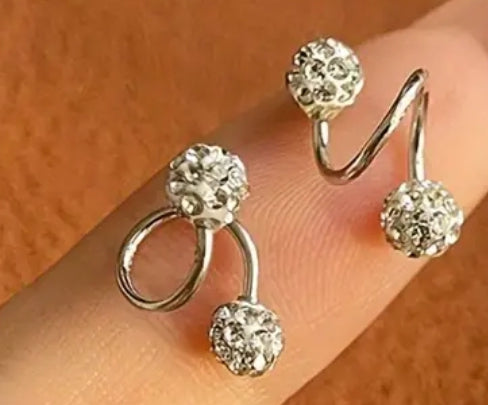 Gümüş küpe kulak aksesuarı