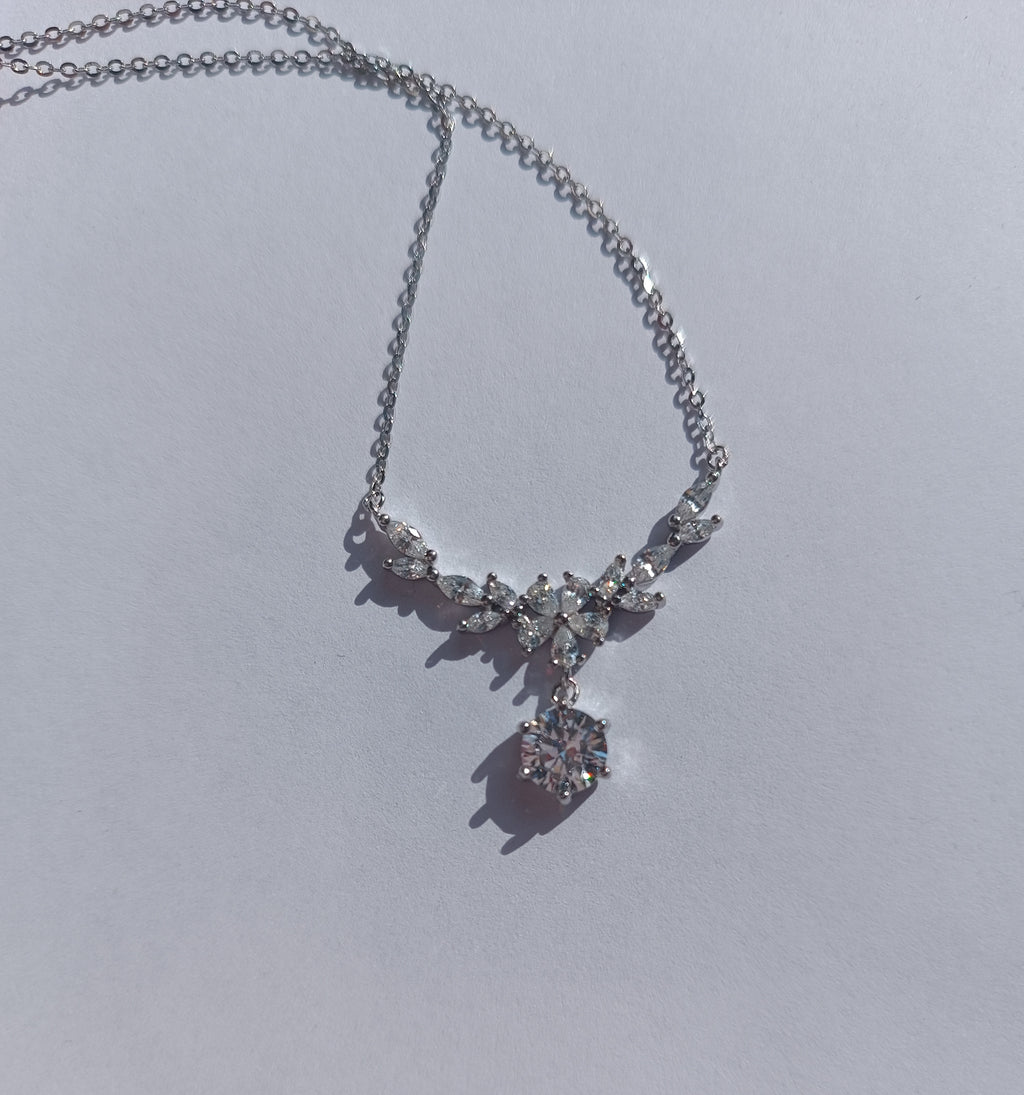 925 GÜMÜŞ ZİRKANYUM KOLYE