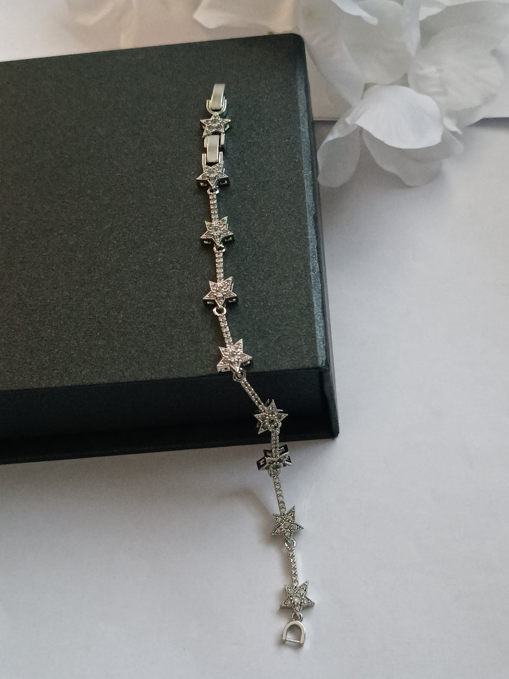 ÇELİK YILDIZ BİLEKLİK