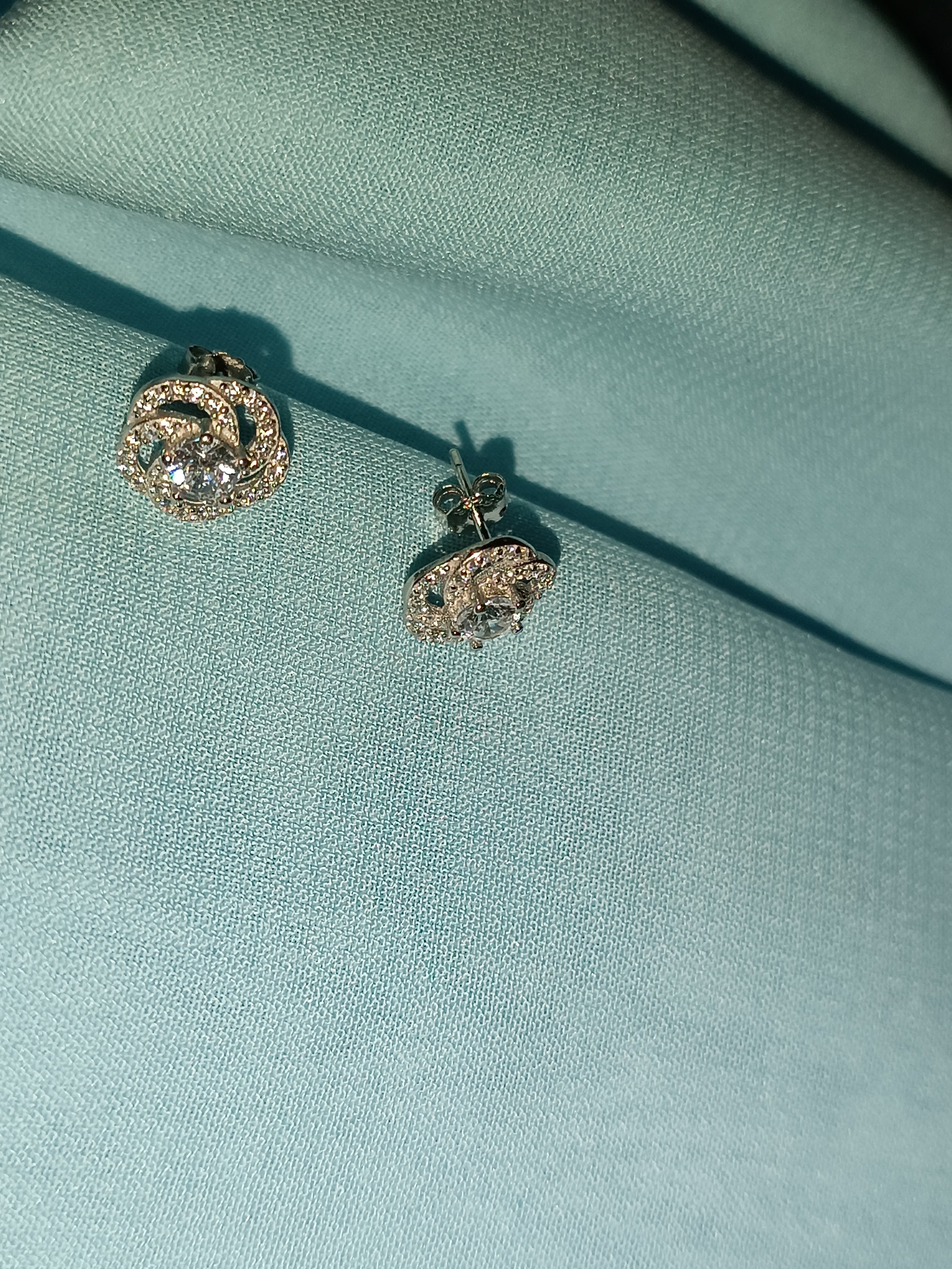 925 ayar küpe zirkon taşlı kulak aksesuarı